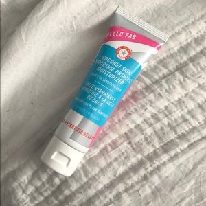 Coconut priming moisturizer